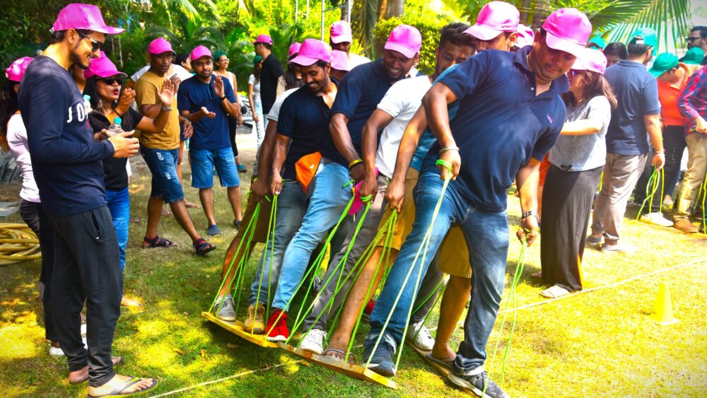What are outdoor team building activities? Why is it important?