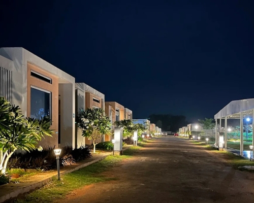 Vama retreats